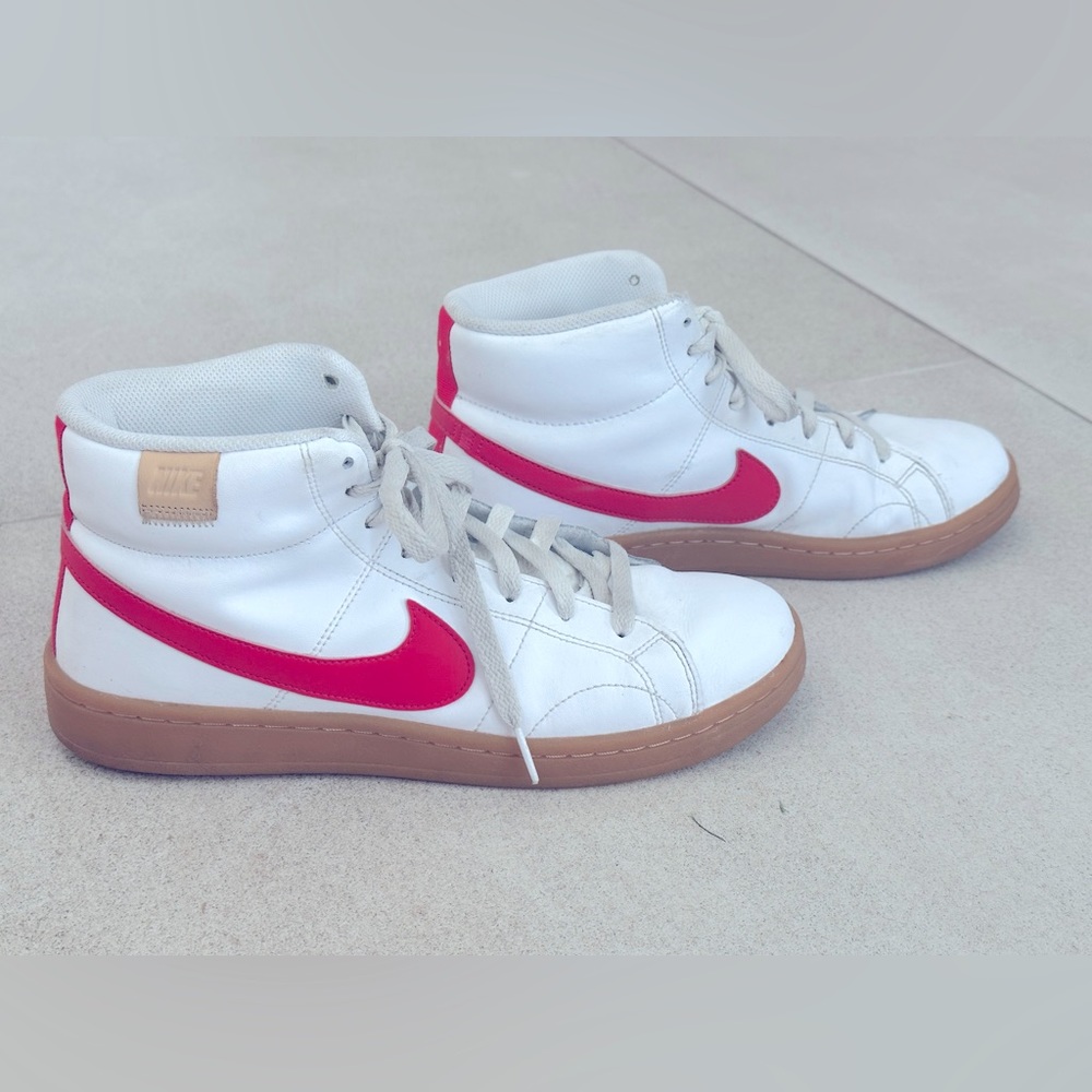 Women’s size 9.5M Women's Court Royale 2 High Top Sneaker. White/Rush Pink